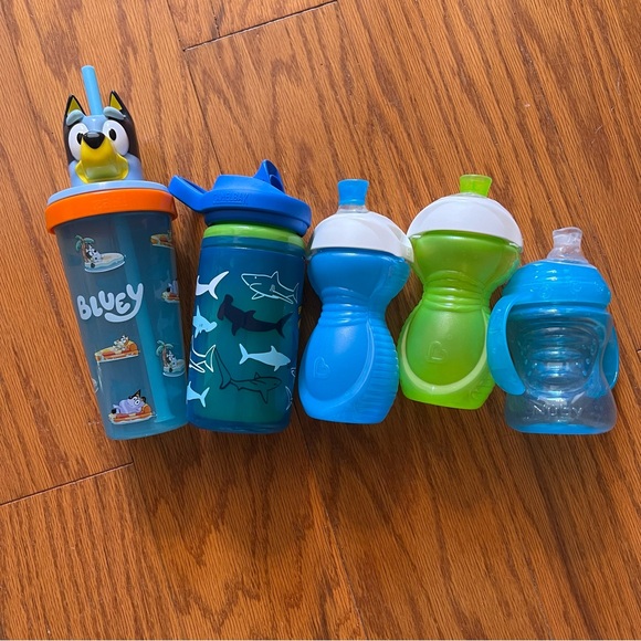 Lot of 5 water drink cups kids cups bluey assorted lot - Picture 1 of 5